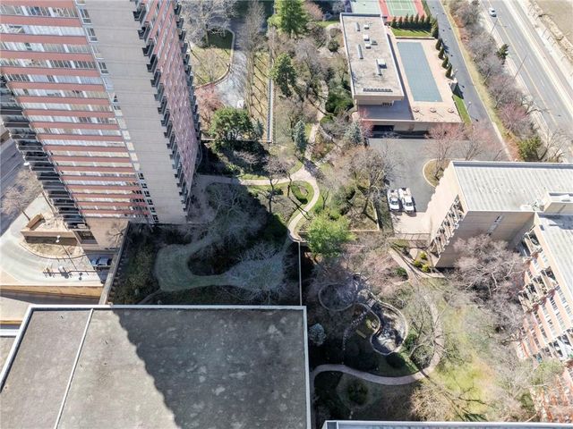 2525 Main Street 210, Kansas City, MO 64108