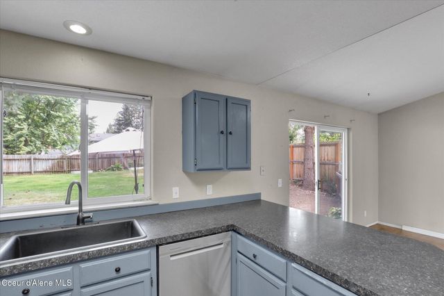 7575 W Crenshaw St, Rathdrum, ID 83858