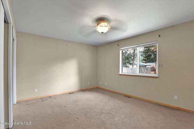 7575 W Crenshaw St, Rathdrum, ID 83858