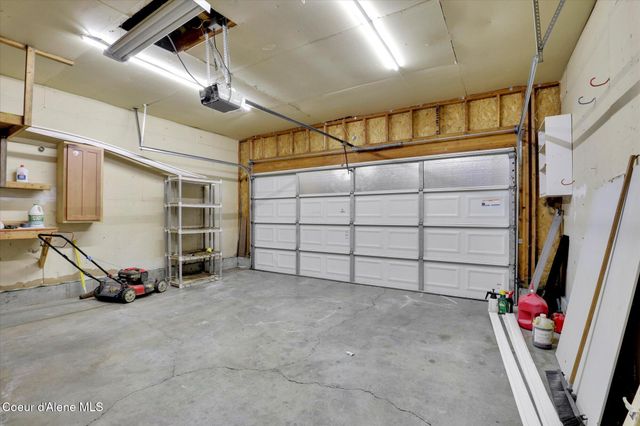 7575 W Crenshaw St, Rathdrum, ID 83858