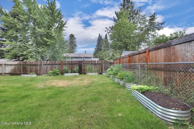 7575 W Crenshaw St, Rathdrum, ID 83858