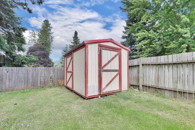 7575 W Crenshaw St, Rathdrum, ID 83858