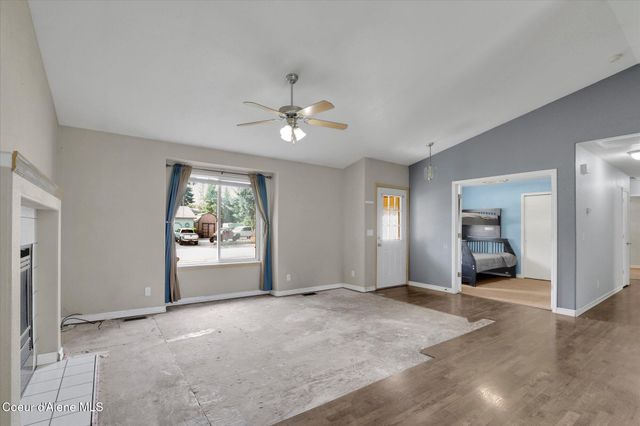 7575 W Crenshaw St, Rathdrum, ID 83858