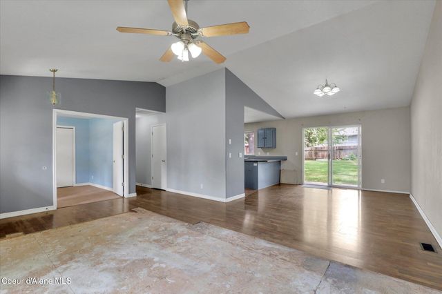 7575 W Crenshaw St, Rathdrum, ID 83858
