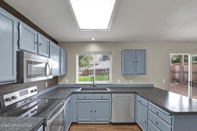 7575 W Crenshaw St, Rathdrum, ID 83858