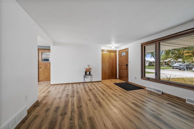 1509 APACHE AVENUE, Green Bay, WI 54313