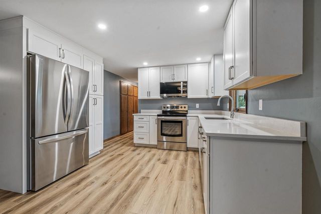 1509 APACHE AVENUE, Green Bay, WI 54313