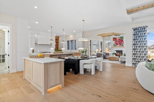 16404 47th Place N, Plymouth, MN 55446