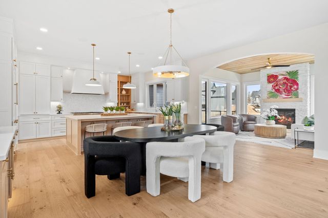 16404 47th Place N, Plymouth, MN 55446