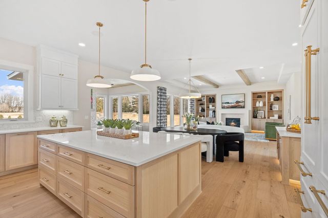 16404 47th Place N, Plymouth, MN 55446