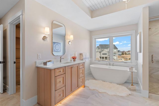 16404 47th Place N, Plymouth, MN 55446