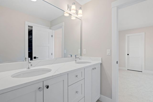 16404 47th Place N, Plymouth, MN 55446