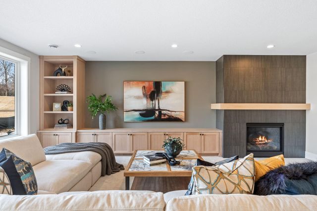 16404 47th Place N, Plymouth, MN 55446