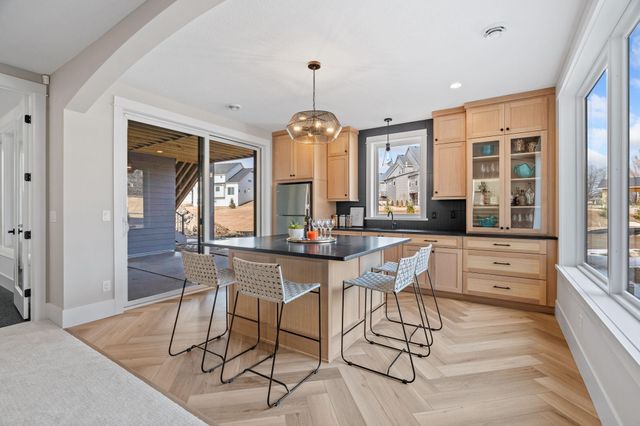 16404 47th Place N, Plymouth, MN 55446