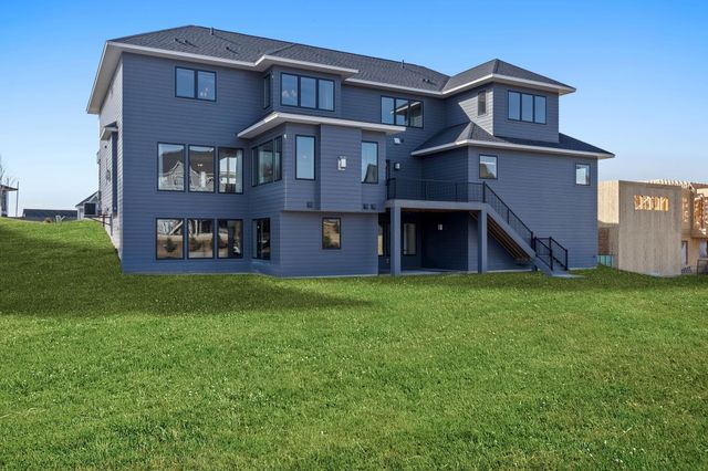 16404 47th Place N, Plymouth, MN 55446