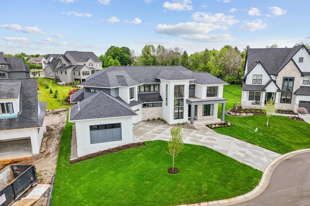 16404 47th Place N, Plymouth, MN 55446