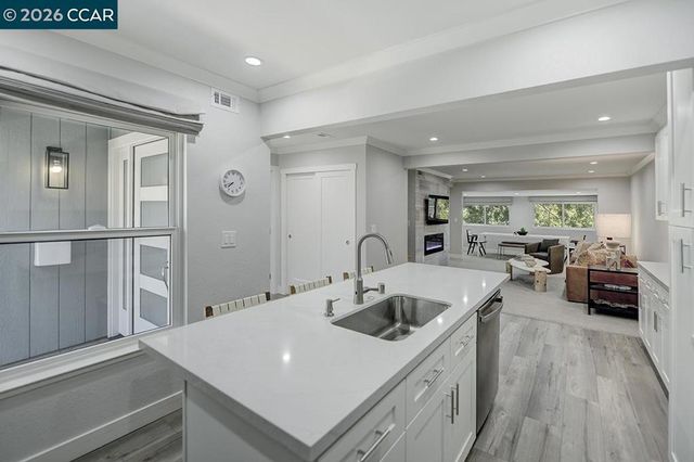 1124 Singingwood Ct 5, Walnut Creek, CA 94595