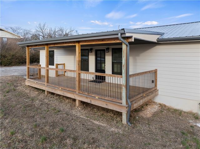 104 N Locust Street, Lead Hill, AR 72644