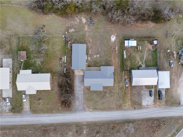 104 N Locust Street, Lead Hill, AR 72644
