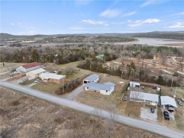104 N Locust Street, Lead Hill, AR 72644