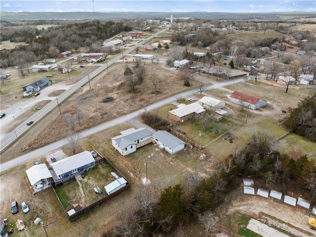 104 N Locust Street, Lead Hill, AR 72644