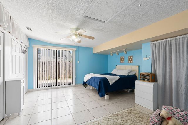 108 Cambridge Lane, Royal Palm Beach, FL 33411