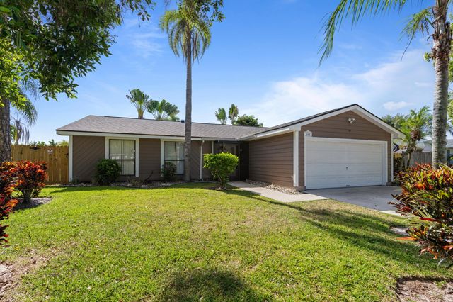 108 Cambridge Lane, Royal Palm Beach, FL 33411