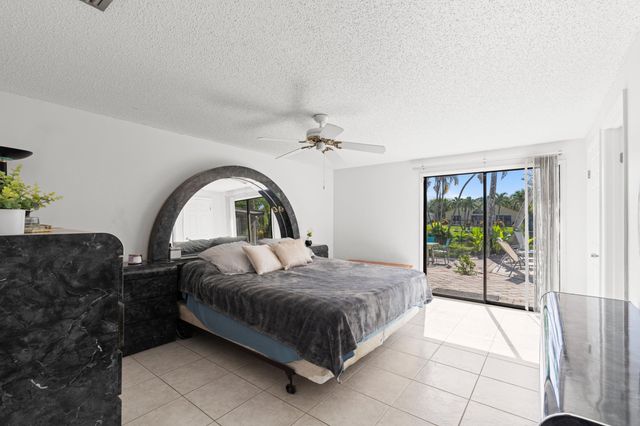 108 Cambridge Lane, Royal Palm Beach, FL 33411