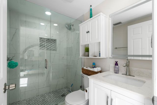 108 Cambridge Lane, Royal Palm Beach, FL 33411