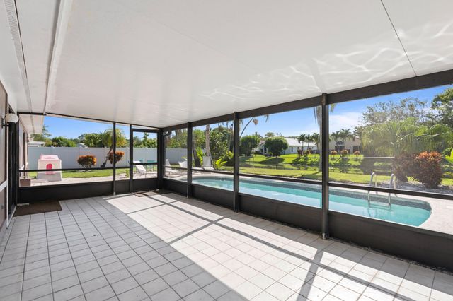 108 Cambridge Lane, Royal Palm Beach, FL 33411