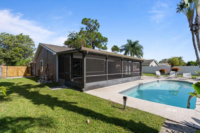 108 Cambridge Lane, Royal Palm Beach, FL 33411