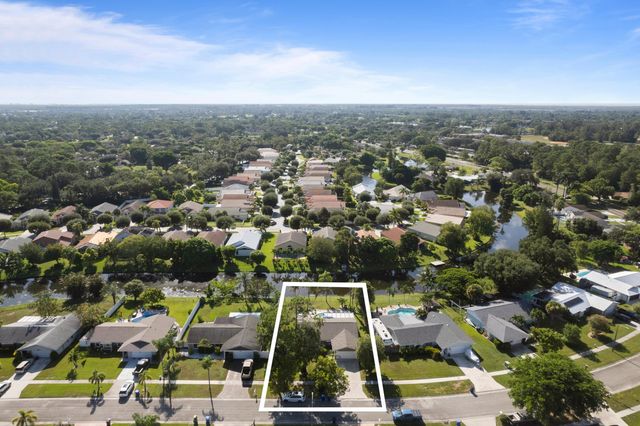 108 Cambridge Lane, Royal Palm Beach, FL 33411