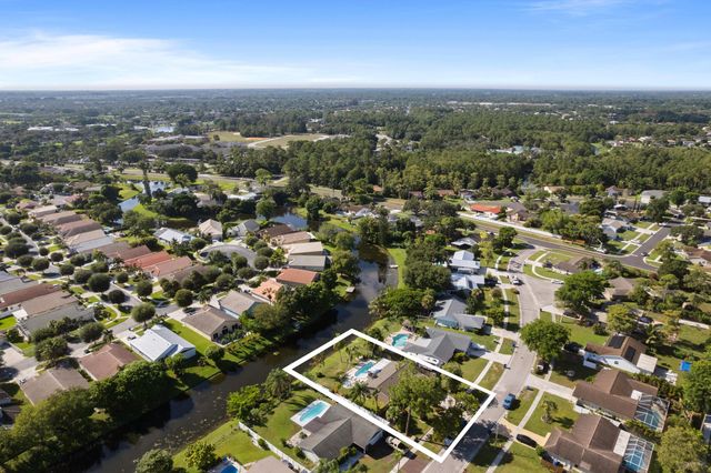 108 Cambridge Lane, Royal Palm Beach, FL 33411