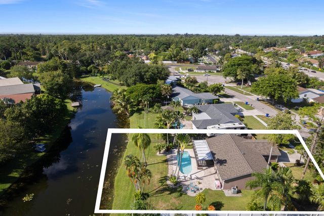 108 Cambridge Lane, Royal Palm Beach, FL 33411