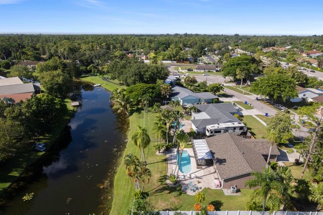 108 Cambridge Lane, Royal Palm Beach, FL 33411