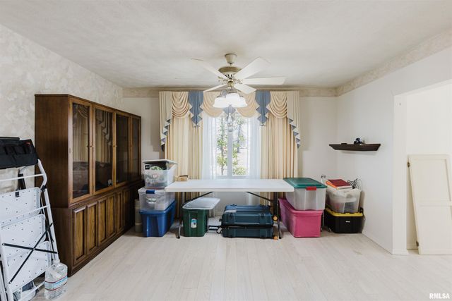 217 S JACKSON Street, Hurst, IL 62949