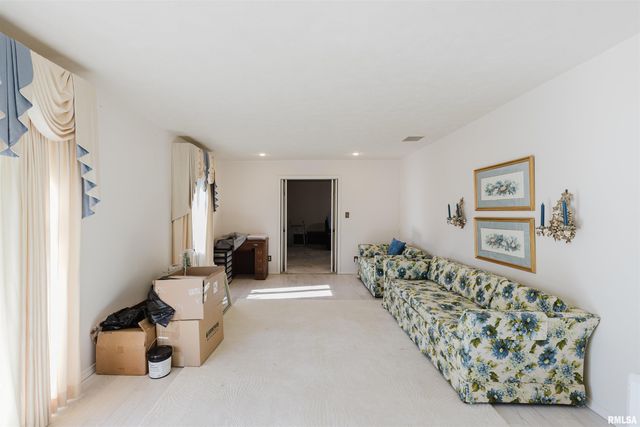 217 S JACKSON Street, Hurst, IL 62949