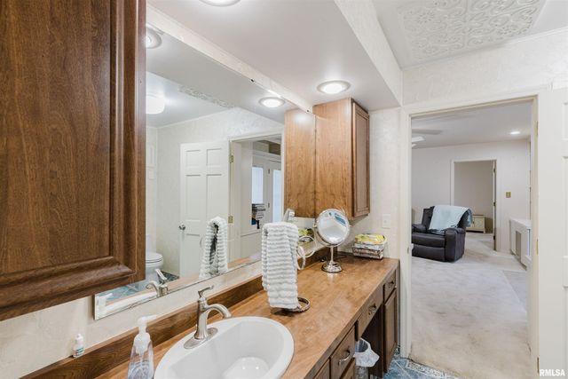 217 S JACKSON Street, Hurst, IL 62949