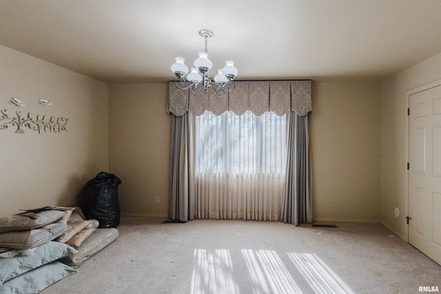 217 S JACKSON Street, Hurst, IL 62949