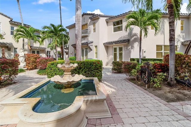 1900 Oceanwalk Ln 136, Lauderdale By The Sea, FL 33062