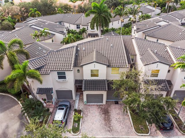 1900 Oceanwalk Ln 136, Lauderdale By The Sea, FL 33062