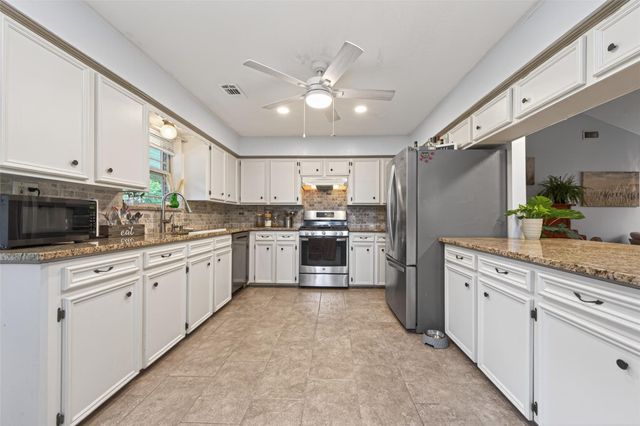 20586 Split Oak Drive, New Caney, TX 77357