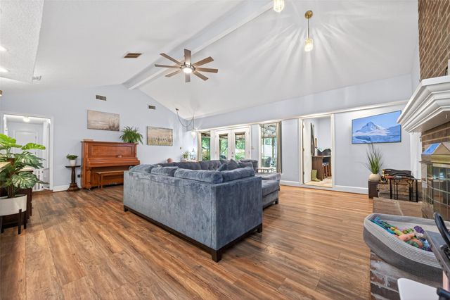 20586 Split Oak Drive, New Caney, TX 77357