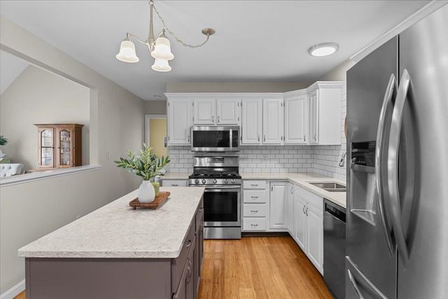 6 Vivian Lane, St. Albans Town, VT 05478