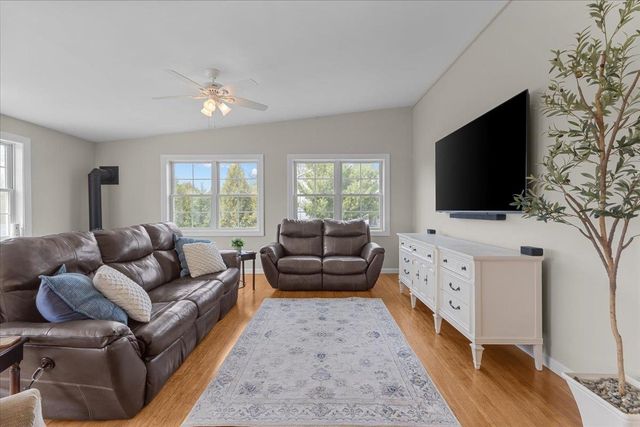 6 Vivian Lane, St. Albans Town, VT 05478