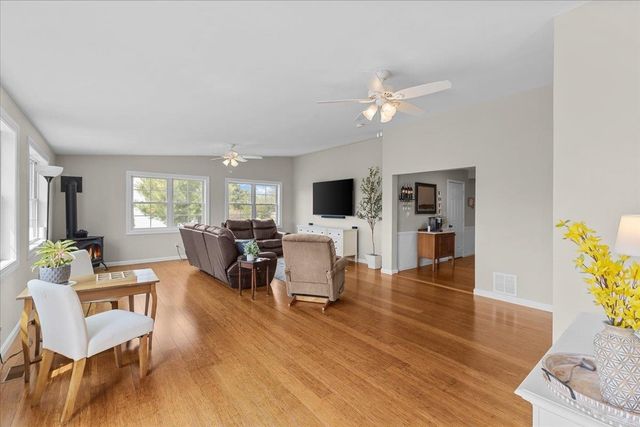 6 Vivian Lane, St. Albans Town, VT 05478