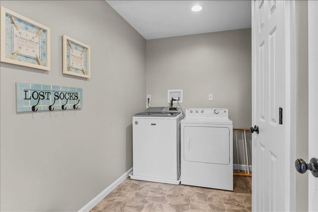 6 Vivian Lane, St. Albans Town, VT 05478