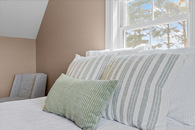 6 Vivian Lane, St. Albans Town, VT 05478