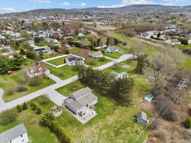 6 Vivian Lane, St. Albans Town, VT 05478