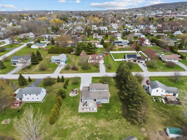 6 Vivian Lane, St. Albans Town, VT 05478